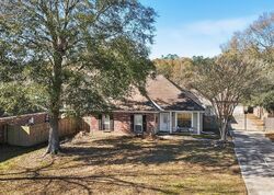 Pre-foreclosure in  David Lee Dr Walker, LA 70785