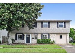 Pre-foreclosure in  Matador Dr Gretna, LA 70056