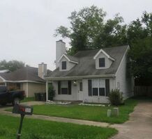 Pre-foreclosure in  Earline Dr Lafayette, LA 70506
