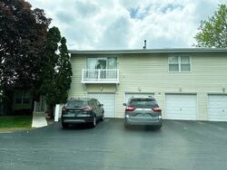 Pre-foreclosure in  Kendall Ct Bloomingdale, IL 60108