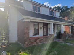 Pre-foreclosure in  Steele St Frankfort, KY 40601