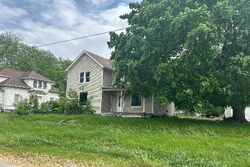  E Jayne St, Lone Tree IA