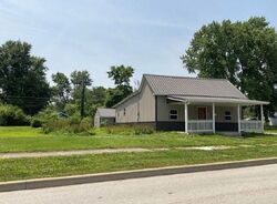  N Main St, Clinton IN