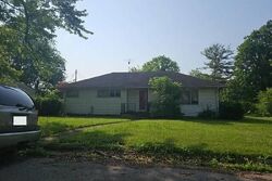 Pre-foreclosure in  Nw 20th St Richmond, IN 47374