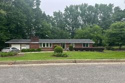 Pre-foreclosure in  Greenway Park Dr Mcdonough, GA 30253