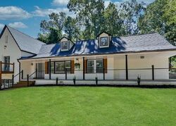 Pre-foreclosure in  Highview Rd Sw Atlanta, GA 30311