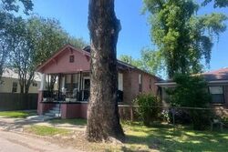 Pre-foreclosure in  Seiler Ave Savannah, GA 31404