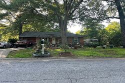 Pre-foreclosure in  Tudor Dr Jonesboro, GA 30238
