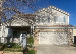 Pre-foreclosure in  Ivory Cir Aurora, CO 80011
