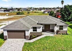 Pre-foreclosure in  Nw 10th Ave Cape Coral, FL 33993