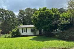 Pre-foreclosure in  Ivan Dr Sw Jacksonville, AL 36265