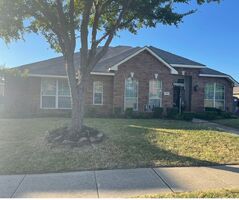 Pre-foreclosure in  Hannah Cir Cedar Hill, TX 75104