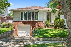 Pre-foreclosure in  57th Ave Little Neck, NY 11362