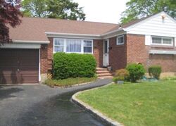 Pre-foreclosure in  Daniel Rd N Massapequa, NY 11758