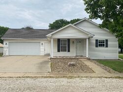 Pre-foreclosure in  S Cedar St Toluca, IL 61369