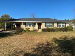 Pre-foreclosure in  George Deen Rd Broxton, GA 31519
