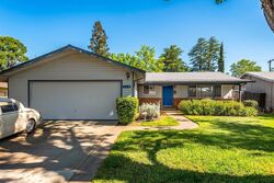 Pre-foreclosure in  Talisman Dr Sacramento, CA 95826