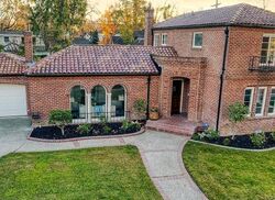 Pre-foreclosure in  Clarendon Ave Stockton, CA 95204