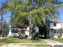 Pre-foreclosure in  E Avondale Ave Youngstown, OH 44507