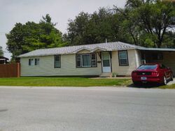 Pre-foreclosure in  Jefferson Ave Granite City, IL 62040