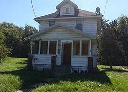 Pre-foreclosure in  Stewart Ave Youngstown, OH 44505