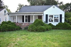 Pre-foreclosure in  Acker Dr Mansfield, OH 44905