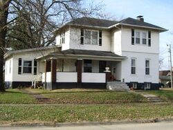 Pre-foreclosure Listing in S 4th St EFFINGHAM, IL 62401