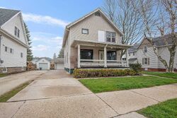 Pre-foreclosure in  Hamilton St Manitowoc, WI 54220