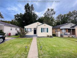 Pre-foreclosure in  Madison Ave Saint Albans, WV 25177