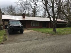 Pre-foreclosure in  Shasta Dr Charleston, WV 25312