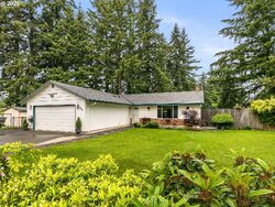 Pre-foreclosure in  Ne 148th Ct Vancouver, WA 98682
