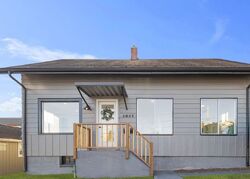 Pre-foreclosure in  Ironsides Ave Bremerton, WA 98310