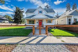 Pre-foreclosure in  W Mallon Ave Spokane, WA 99201