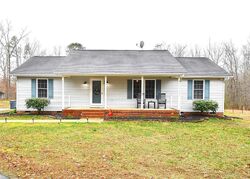 Pre-foreclosure in  Wildwood Knoll Farm Ln Spotsylvania, VA 22551