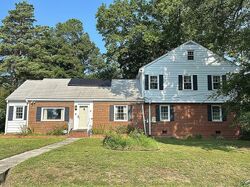 Pre-foreclosure in  Pine Grove Dr Richmond, VA 23294