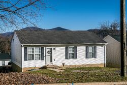  5th St, Waynesboro VA