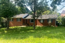 Pre-foreclosure in  Shawnee Dr Winchester, VA 22601
