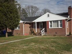Pre-foreclosure in  Grove Ave Suffolk, VA 23434