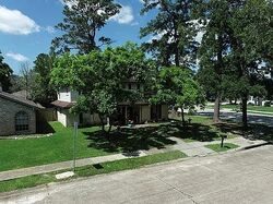 Pre-foreclosure in  Kingsway Dr Baytown, TX 77521