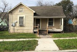 Pre-foreclosure in  Aransas Ave San Antonio, TX 78210