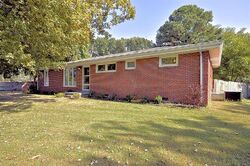 Pre-foreclosure in  Brandywine Dr Clarksville, TN 37042