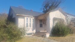 Pre-foreclosure in  Glenview Ave Memphis, TN 38106