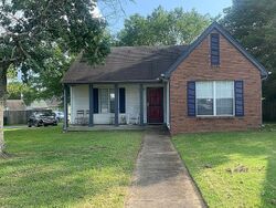 Pre-foreclosure in  Looby Cir Nashville, TN 37208