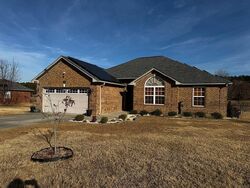 Pre-foreclosure in  Stirrup Ln Dalzell, SC 29040
