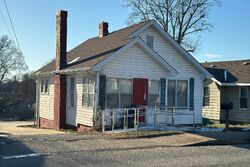 Pre-foreclosure in  N Washington Ave Greenville, SC 29611