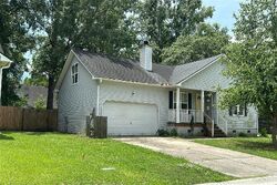 Pre-foreclosure in  Aspen Woods Ln North Charleston, SC 29420