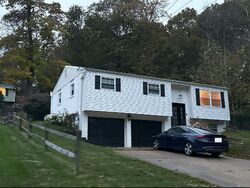 Pre-foreclosure in  Willett Rd Glenshaw, PA 15116