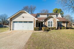 Pre-foreclosure in  Woodlawn Dr Miami, OK 74354