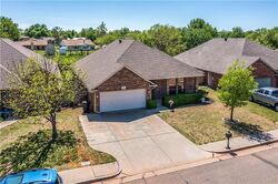 Pre-foreclosure in  Oak Creek Dr Oklahoma City, OK 73160