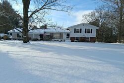 Pre-foreclosure in  Cadwallader Sonk Rd Cortland, OH 44410